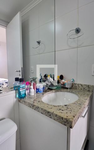 Apartamento à venda com 66m², 2 quartos e 2 vagasBanheiro da Suíte