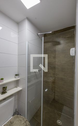 Apartamento à venda com 40m², 2 quartos e 1 vaga Apartamento à venda com 40m², 2 quartos e 1 vagaBanheiro Social