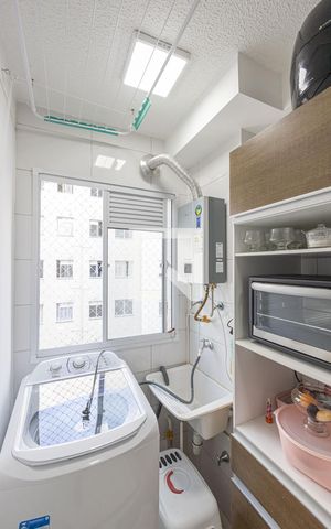 Apartamento à venda com 40m², 2 quartos e 1 vaga Apartamento à venda com 40m², 2 quartos e 1 vagaCozinha e Serviço