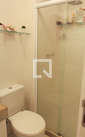 Apartamento à venda com 72m², 2 quartos e 1 vaga Apartamento à venda com 72m², 2 quartos e 1 vagaBanheiro da Suíte