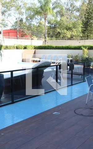 Apartamento à venda com 72m², 2 quartos e 1 vaga Apartamento à venda com 72m², 2 quartos e 1 vagaÁrea comum - Piscina
