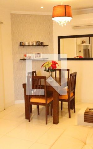 Apartamento à venda com 72m², 2 quartos e 1 vaga Apartamento à venda com 72m², 2 quartos e 1 vagaSala