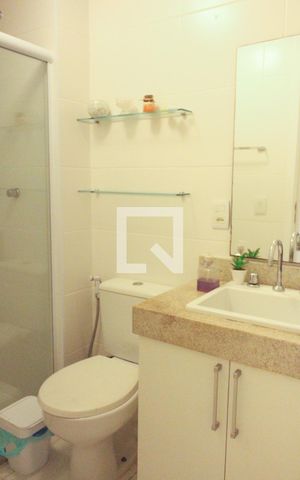 Apartamento à venda com 72m², 2 quartos e 1 vaga Apartamento à venda com 72m², 2 quartos e 1 vagaBanheiro