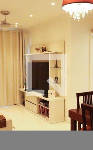 Apartamento à venda com 72m², 2 quartos e 1 vaga Apartamento à venda com 72m², 2 quartos e 1 vagaSala