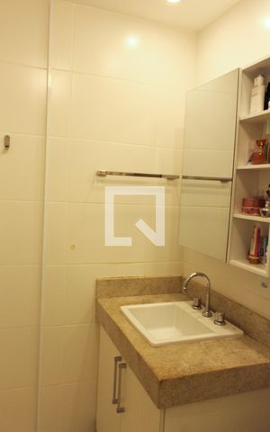 Apartamento à venda com 72m², 2 quartos e 1 vaga Apartamento à venda com 72m², 2 quartos e 1 vagaBanheiro da Suíte