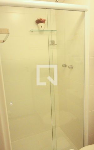 Apartamento à venda com 72m², 2 quartos e 1 vaga Apartamento à venda com 72m², 2 quartos e 1 vagaBanheiro