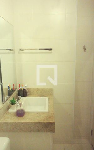 Apartamento à venda com 72m², 2 quartos e 1 vaga Apartamento à venda com 72m², 2 quartos e 1 vagaBanheiro