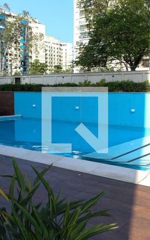 Apartamento à venda com 72m², 2 quartos e 1 vaga Apartamento à venda com 72m², 2 quartos e 1 vagaÁrea comum - Piscina