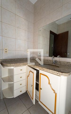 Casa para alugar com 432m², 5 quartos e 6 vagas Casa para alugar com 432m², 5 quartos e 6 vagasBanheiro