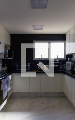 Apartamento à venda com 320m², 3 quartos e 3 vagas Apartamento à venda com 320m², 3 quartos e 3 vagasCozinha