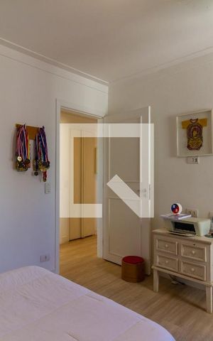 Apartamento à venda com 320m², 3 quartos e 3 vagas Apartamento à venda com 320m², 3 quartos e 3 vagasQuarto 2