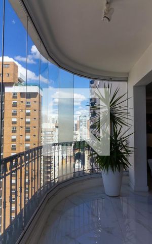 Apartamento à venda com 320m², 3 quartos e 3 vagas Apartamento à venda com 320m², 3 quartos e 3 vagasSacada