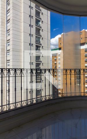 Apartamento à venda com 320m², 3 quartos e 3 vagas Apartamento à venda com 320m², 3 quartos e 3 vagasSacada