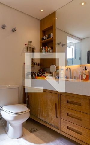 Apartamento à venda com 320m², 3 quartos e 3 vagas Apartamento à venda com 320m², 3 quartos e 3 vagasBanheiro da Suíte