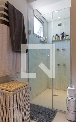 Apartamento à venda com 320m², 3 quartos e 3 vagas Apartamento à venda com 320m², 3 quartos e 3 vagasBanheiro da Suíte