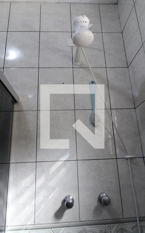 Casa à venda com 150m², 4 quartos e 3 vagasChuveiro banheiro comum
