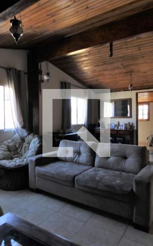Casa à venda com 150m², 4 quartos e 3 vagasSuíte 2