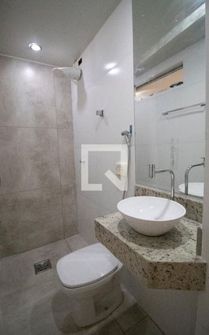 Apartamento para alugar com 85m², 3 quartos e 1 vaga Apartamento para alugar com 85m², 3 quartos e 1 vagaBanheiro social