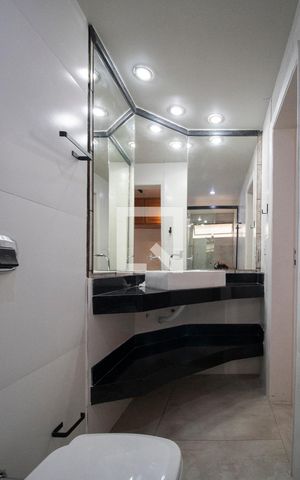 Apartamento para alugar com 85m², 3 quartos e 1 vaga Apartamento para alugar com 85m², 3 quartos e 1 vagaBanheiro da suíte