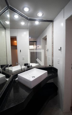 Apartamento para alugar com 85m², 3 quartos e 1 vaga Apartamento para alugar com 85m², 3 quartos e 1 vagaBanheiro da suíte