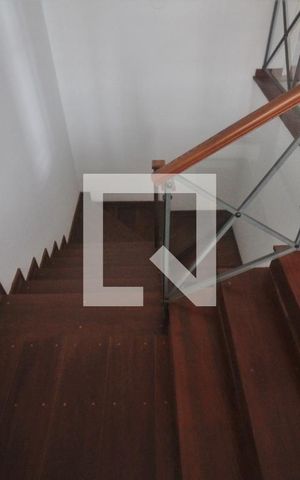 Apartamento à venda com 541m², 4 quartos e 6 vagasEscadas