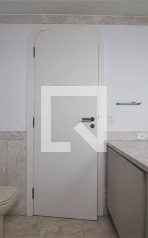 Apartamento à venda com 541m², 4 quartos e 6 vagasBanheiro da Suíte 1