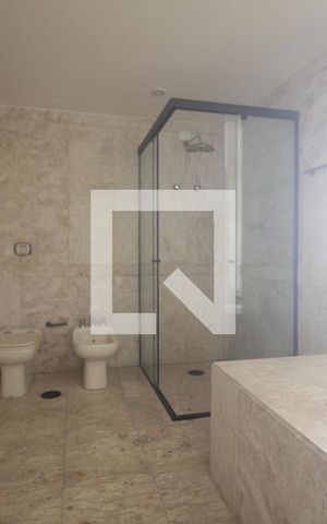 Apartamento à venda com 541m², 4 quartos e 6 vagasBanheiro da Suíte 3