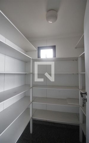Apartamento à venda com 541m², 4 quartos e 6 vagasDespensa