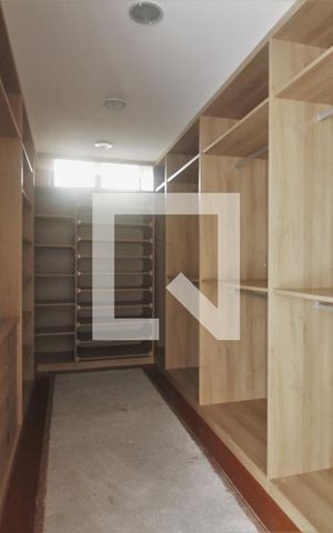 Apartamento à venda com 541m², 4 quartos e 6 vagasCloset
