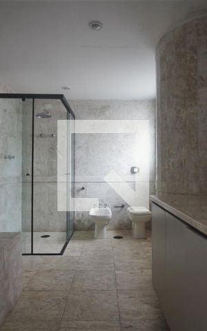 Apartamento à venda com 541m², 4 quartos e 6 vagasBanheiro da Suíte 3