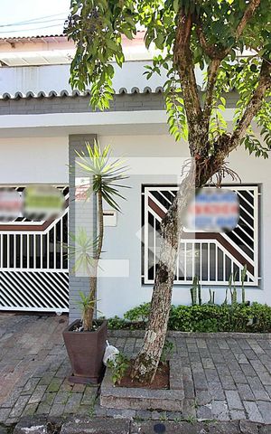 Casa à venda com 224m², 4 quartos e 2 vagasFachada
