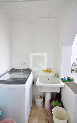 Casa à venda com 224m², 4 quartos e 2 vagasLavanderia