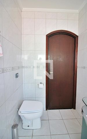 Casa à venda com 224m², 4 quartos e 2 vagasBanheiro Social 1
