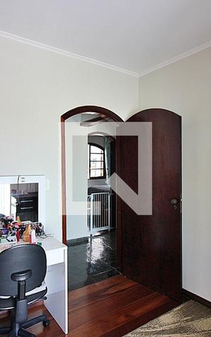 Casa à venda com 224m², 4 quartos e 2 vagasQuarto 3