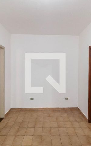 Casa à venda com 35m², 1 quarto e sem vaga Casa à venda com 35m², 1 quarto e sem vagaSala
