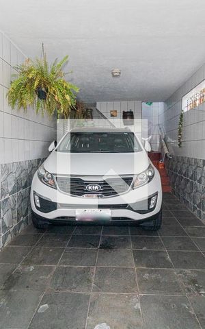 Casa à venda com 131m², 2 quartos e 3 vagas Casa à venda com 131m², 2 quartos e 3 vagasGaragem