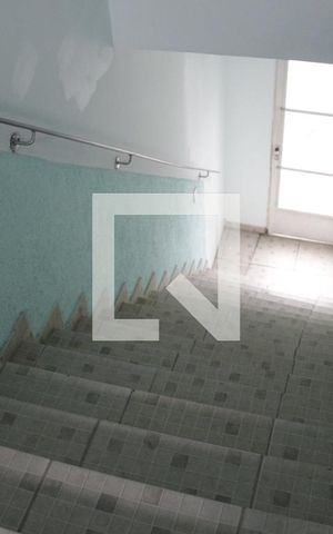 Casa para alugar com 50m², 2 quartos e sem vagaEscada