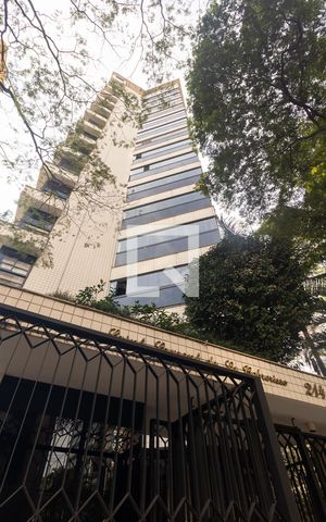 Apartamento à venda com 195m², 4 quartos e 3 vagas Apartamento à venda com 195m², 4 quartos e 3 vagasFachada