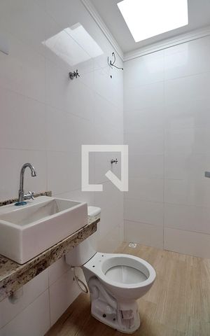 Casa à venda com 129m², 2 quartos e 2 vagasBanheiro da Suíte 1