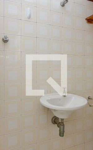 Apartamento à venda com 94m², 3 quartos e 1 vaga Apartamento à venda com 94m², 3 quartos e 1 vagaBanheiro de Serviço