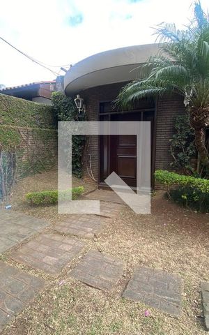 Casa à venda com 410m², 4 quartos e 4 vagas Casa à venda com 410m², 4 quartos e 4 vagasFachada