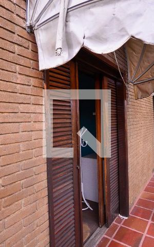 Casa à venda com 410m², 4 quartos e 4 vagas Casa à venda com 410m², 4 quartos e 4 vagasVaranda Quarto 3 e 4