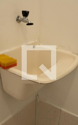 Apartamento para alugar com 35m², 1 quarto e sem vaga Apartamento para alugar com 35m², 1 quarto e sem vagaDetalhe do banheiro