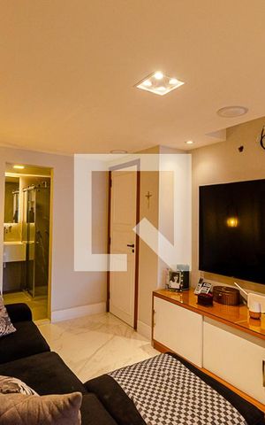 Apartamento à venda com 243m², 4 quartos e 1 vaga Apartamento à venda com 243m², 4 quartos e 1 vagaSala