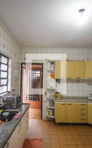Casa à venda com 154m², 3 quartos e 2 vagas Casa à venda com 154m², 3 quartos e 2 vagasCozinha