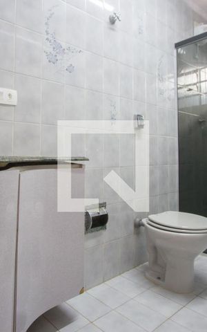Casa à venda com 600m², 5 quartos e 6 vagasBanheiro Suíte 2