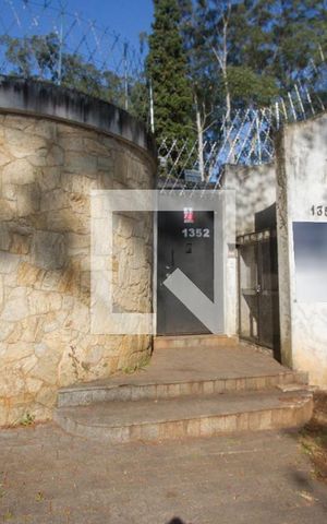 Casa à venda com 600m², 5 quartos e 6 vagasFachada
