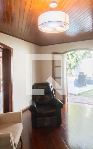 Casa à venda com 600m², 5 quartos e 6 vagasSala