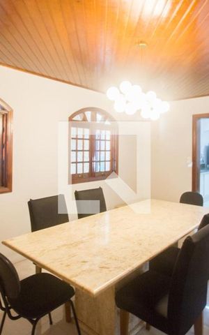 Casa à venda com 600m², 5 quartos e 6 vagasSala