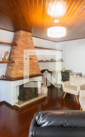 Casa à venda com 600m², 5 quartos e 6 vagasSala